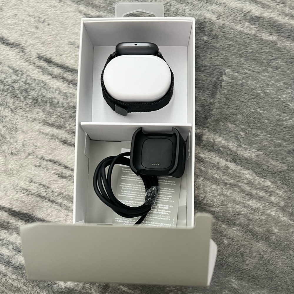 Fitbit versa 2 - Picture 3 of 4